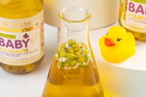 Shampoo Baby Aclarante 550ml para cabello infantil - realza el brillo y los reflejos naturales