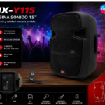 Cabina de sonido portátil negra de 15 pulgadas con luces RGB, control remoto y panel lateral, dimensiones de 70 por 41 y 35 centímetros.