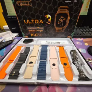 Smart Watch Ultra 3 en caja con pantalla de 2.06 pulgadas, cargador inalámbrico y siete correas intercambiables de diferentes colores y diseños dispuestas en estuche.