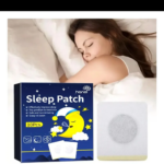 Caja azul de parches para dormir con de luna y un parche redondo con centro texturizado sobre fondo blanco.