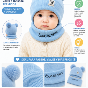 Conjunto térmico azul cielo para bebé con gorro de dos pompones y cuello con frase love me more, de tejido suave y textura acogedora.