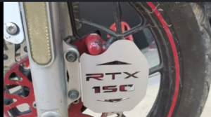 Set x2 Protector de caliper para mordaza frontal Akt Rtx 150 - Evita daños por piedras y suciedad en el sistema de frenos