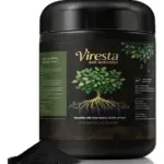 Envase negro de Viresta Soil Activator con de árbol y raíces, junto a una muestra de su textura granulada negra para sustratos.
