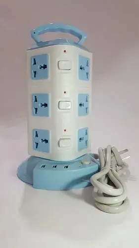 Multitoma Eléctrica Vertical Torre con USB y Protector de Voltaje - Organiza tus espacios y protege tus dispositivos conectados