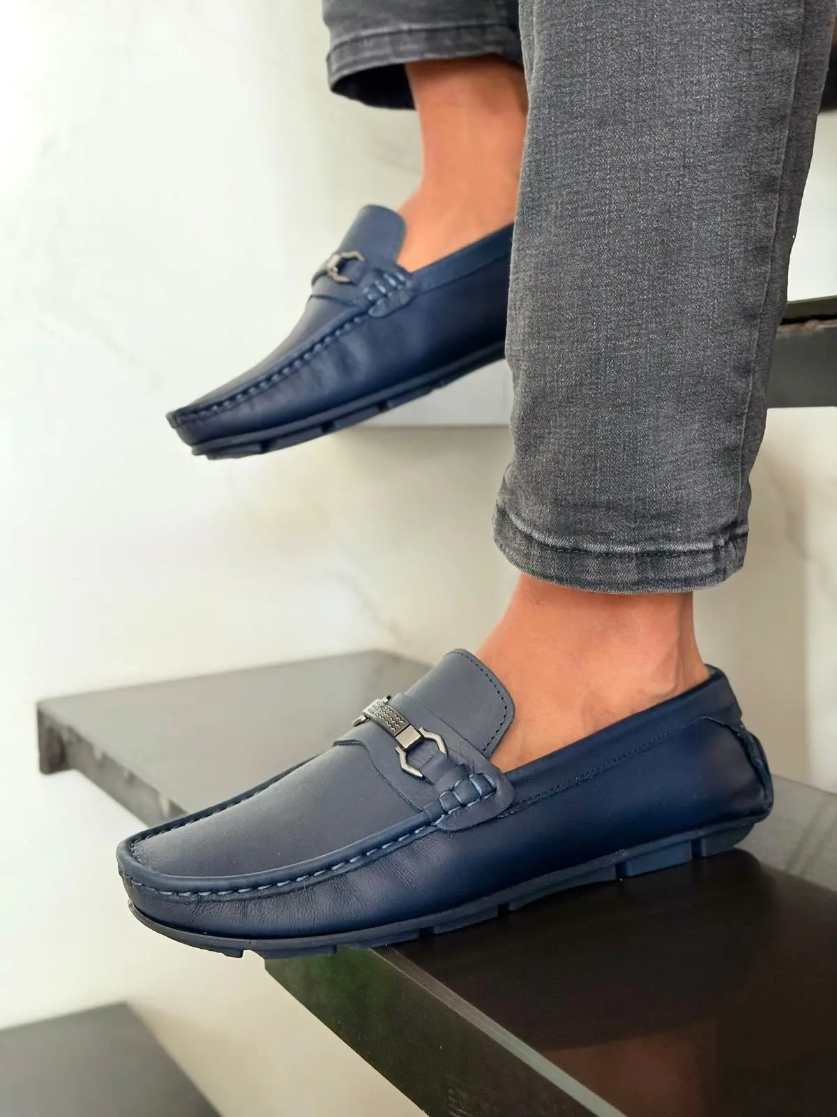 Mocasines de conducción en piel genuina con antifaz metálico - Disfrutas máxima comodidad y elegancia durante todo el día