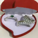 Set de argollas de plata italiana con piedras verdes y oro - simboliza tu unión con elegancia - Imagen 2