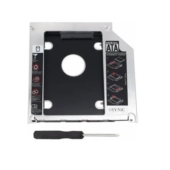 Caddy adaptador SATA para disco duro de laptop, estructura metálica plateada con centro negro, incluye un pequeño destornillador.