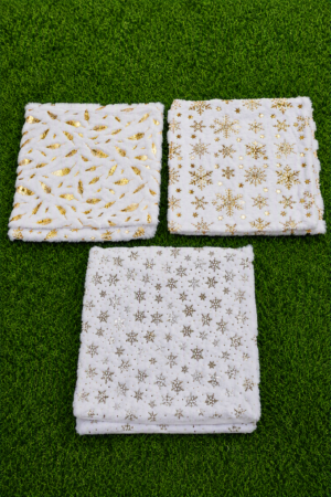 Set x2 Cojín navideño blanco de pelo sintético con estampado dorado - Decora tu hogar con calidez invernal
