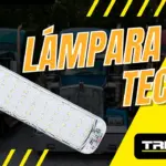 Lámpara de techo LED rectangular y alargada con textura difusora blanca, diseñada para iluminar la cabina de vehículos de carga.