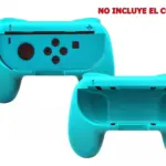 Soporte ergonómico turquesa para Joy-Con de Nintendo Switch, mostrando un mando insertado y otro vacío.