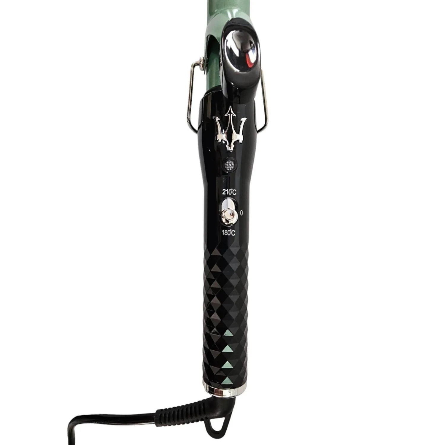 Rizadora de cabello negra con mango texturizado tipo diamante, logo de tridente plateado y selector de temperatura, vista lateral.