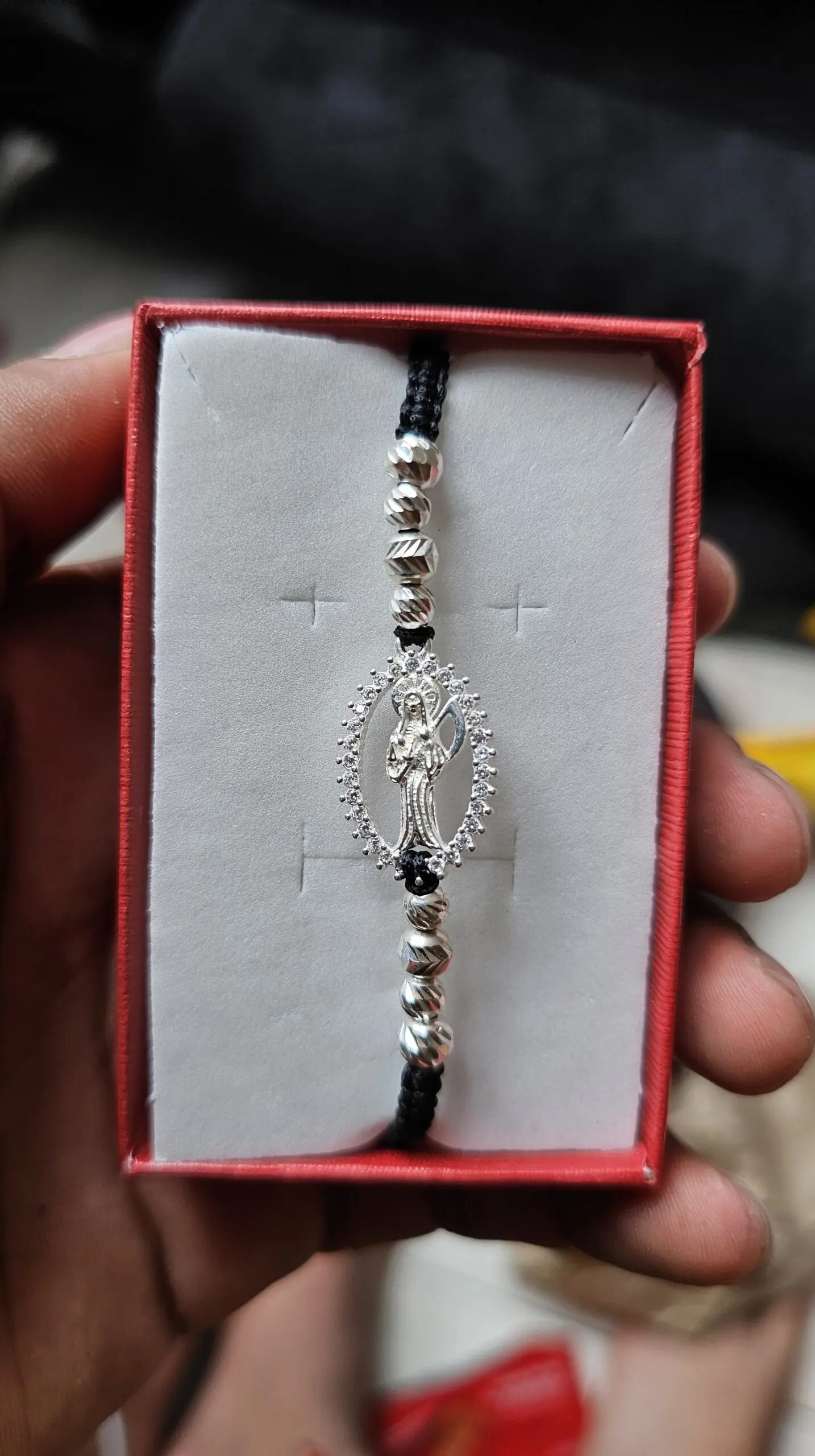 Pulsera de La Santa Muerte ajustable con circonias - Expresa tu devoción personal con elegancia diaria