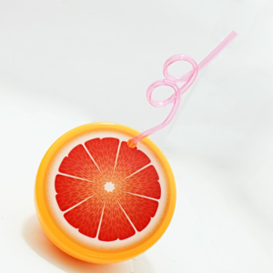 Termo con pitillo en forma de fruta tropical - motiva a los niños a beber agua durante todo el día