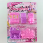 Set de muebles en miniatura para casa de muñecas, incluye armario rosa, nevera morada, inodoro, chimenea y sofá, sobre empaque plástico.