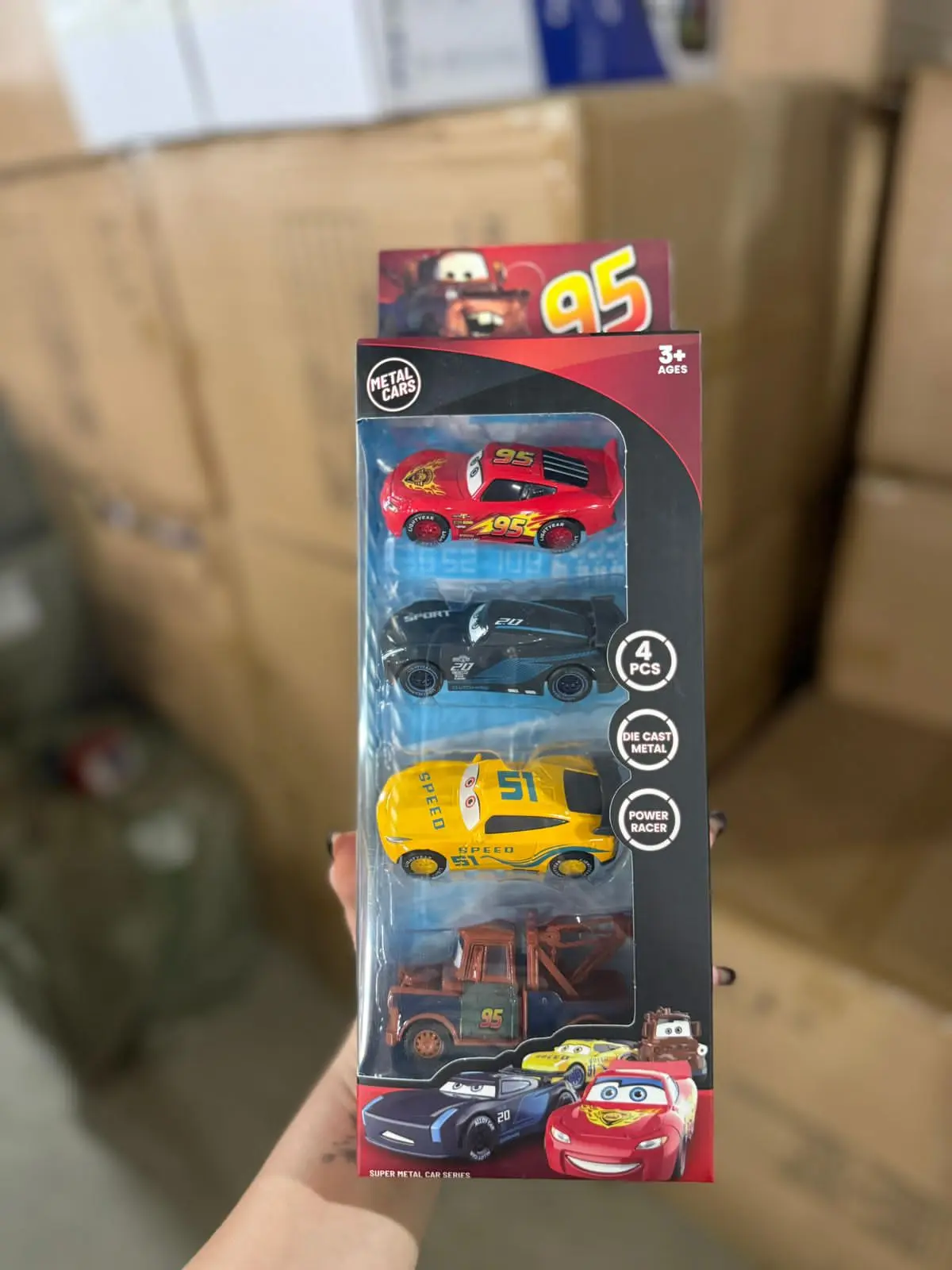 Set de 4 carros de carreras metálicos deportivos y resistentes - Estimulan la coordinación motriz y la imaginación infantil - Imagen 2