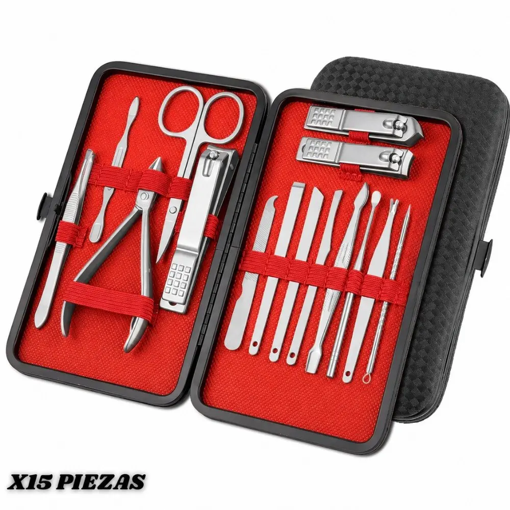 Estuche negro con kit de manicura de 15 piezas en acero inoxidable, organizado sobre fondo rojo.