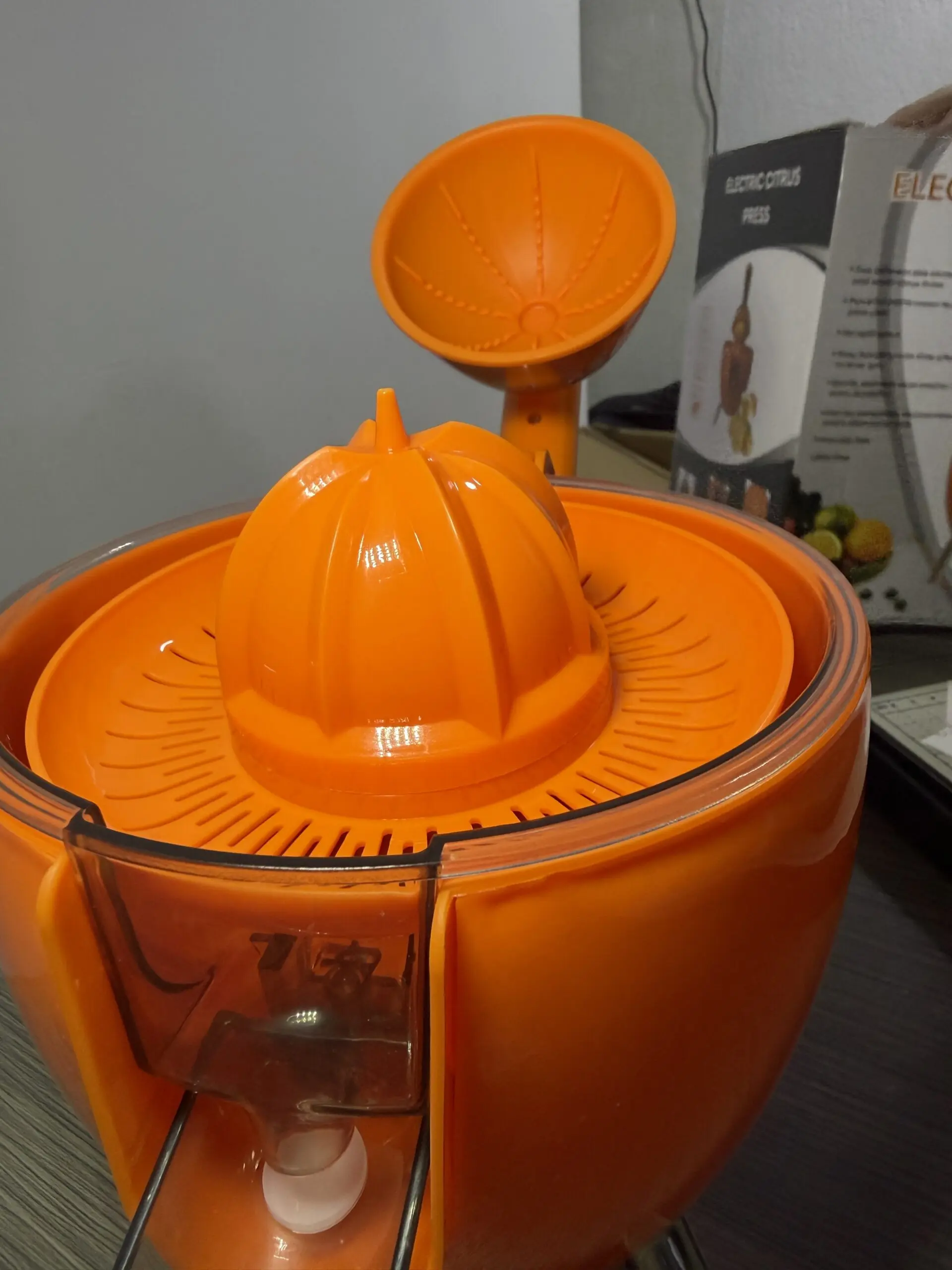 Exprimidor de Naranjas Recargable - Imagen 3