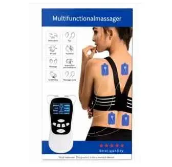 Empaque de estimulador TENS multifuncional con dispositivo blanco y negro, iconos de uso y mujer con cuatro electrodos azules en la espalda.