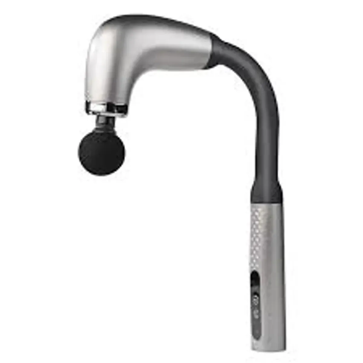Masajeador con brazo extensor curvo negro, cuerpo plateado, cabezal esférico negro y mango ergonómico texturizado con botones de control.