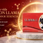 Caja roja de jabón de tocador Llama C. de 50g sobre pedestal de mármol con fondo rojo y dorado con detalles de estructuras moleculares.